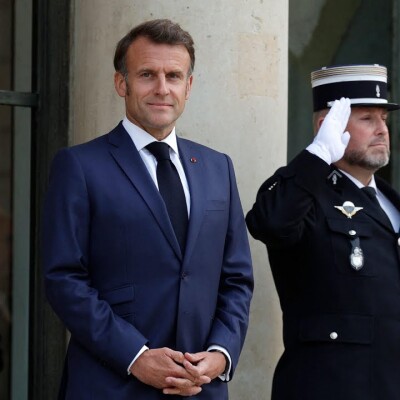 Réunion de crise à Paris : Macron donne des instructions fermes pour calmer le jeu avec l’Algérie cover