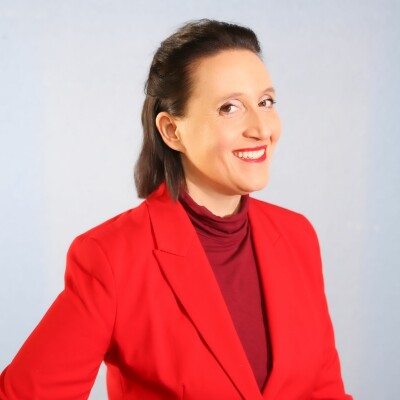 Interview Crystel Galli Autrice, Compositrice, Interprète cover