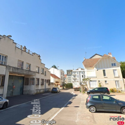 LA RUE EST VERS TROYES - La Rue Gustave Michel cover