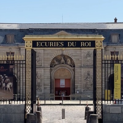 Au coeur du chantier : l'extension du Campus Versailles dans la Grande Écurie cover
