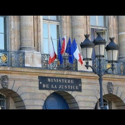 La justice française prépare deux mandats d’arrêt internationaux contre deux diplomates Algériens cover