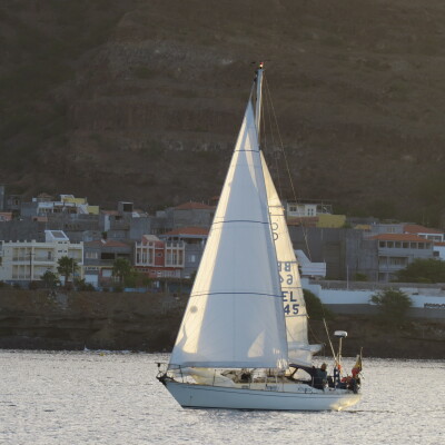 Deuxième épisode : je vous présente mon voilier Giulia! cover
