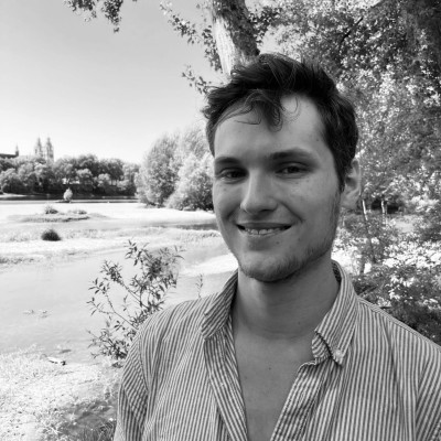 Episode 29 (Spécial Mois des Fiertés) : Johan : "Chacun doit pouvoir s'épanouir dans notre société, quelque soit sa sexualité". cover