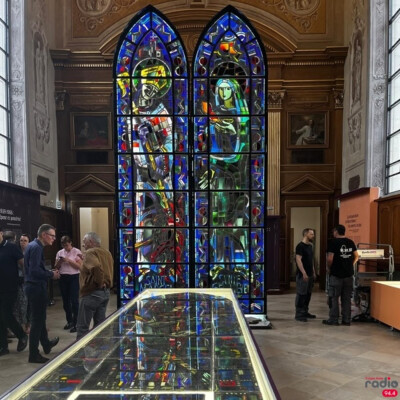 L'INFO DU JOUR - L'exposition "Notre-Dame de Paris : la querelle des vitraux" à la Cité du Vitrail cover