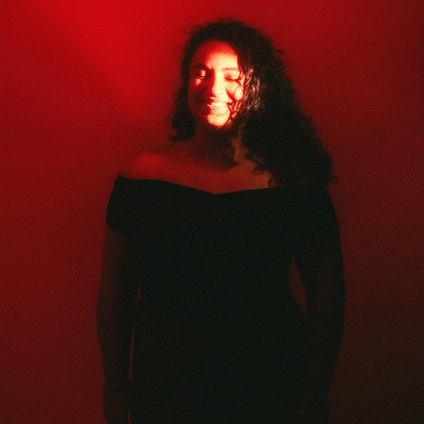 136. Célia Tiab, interview : nourrir sa créativité, écrire avec profondeur, et voyager | Sound Table episode artwork