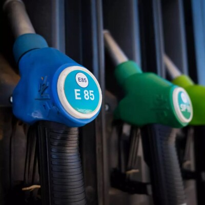 Moins cher que l’essence, l’E85 est-il adapté à votre véhicule ? cover