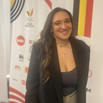 Podcast Paris 2024 - Mélinée de Vartavan - Press & Corporate Communication Coordinator - Comité Olympique & Interfédéral cover