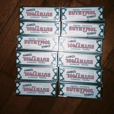 24 days of diary : Les 12 tubes de dentifrices cover