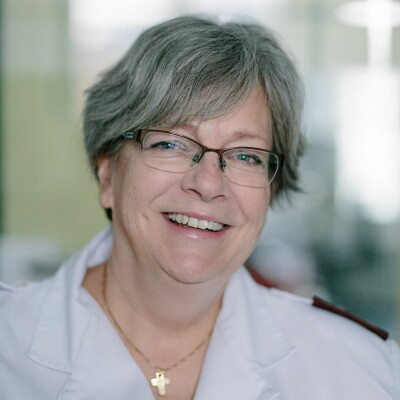 34 - URA - Christine Volet : Une évangélique à la session des femmes au Palais fédéral cover