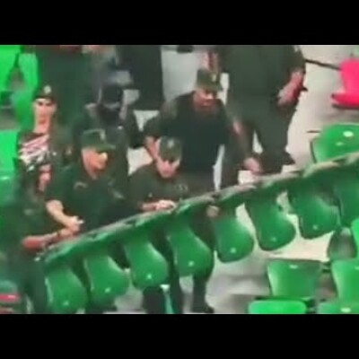Les scandaleuses violences des gendarmes algériens contre les supporters du Mouloudia d’Alger cover