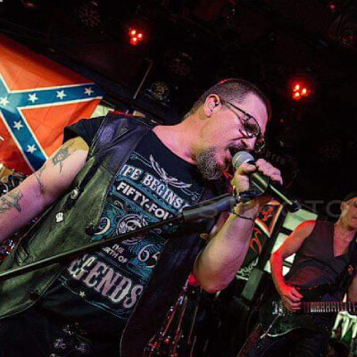 VIP - Thierry Lesquereux : Un chanteur repris de justesse cover