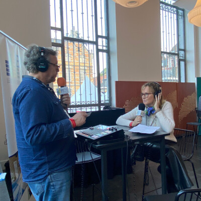 Play Tennis -Podcast Isabelle Simon - Padel cover