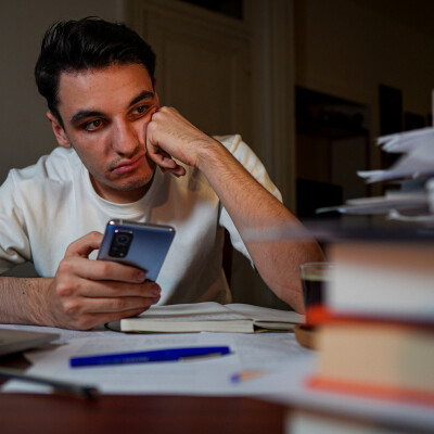 Pourquoi on procrastine : 4 principes simples pour arrêter de repousser au lendemain cover