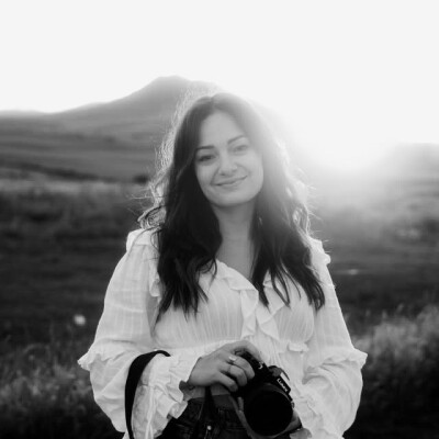 #10 - Léa décide de s'écouter enfin et passe d'animatrice en accueil de loisirs à vidéaste, photographe et réalisatrice cover