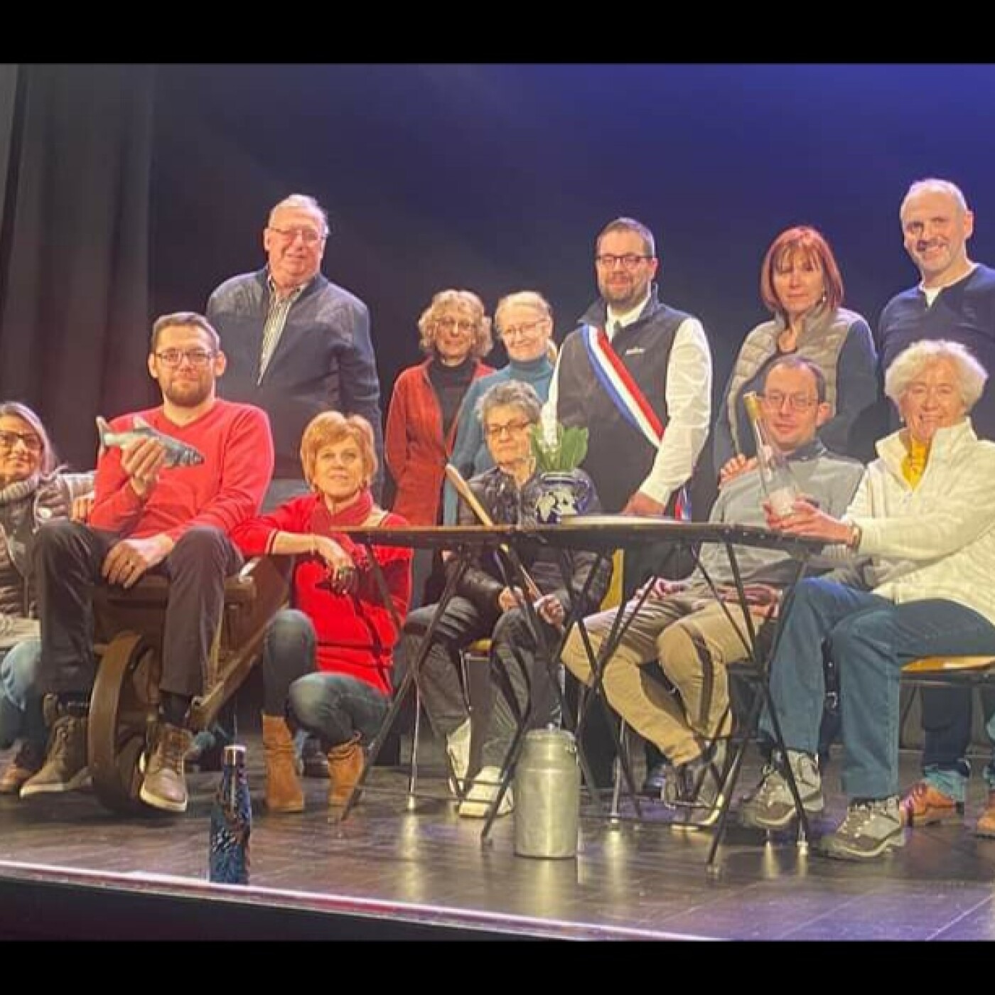 Brumath : Le théâtre alsacien présente sa nouvelle pièce « Hit isch alles meglig » episode artwork