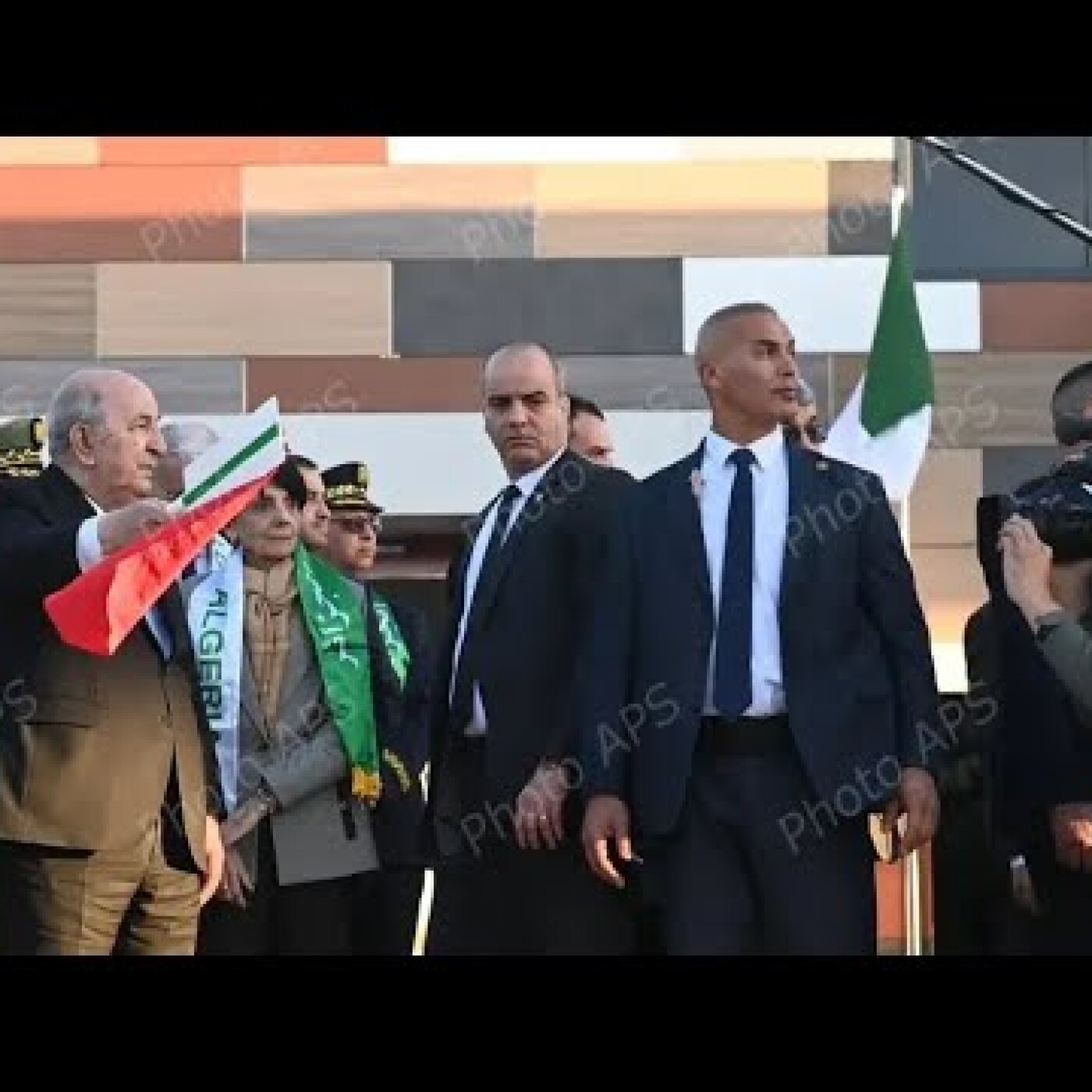 Voici les faux calculs de Tebboune dans le projet de Gara Djebilet qui vont ruiner l’Algérie episode artwork