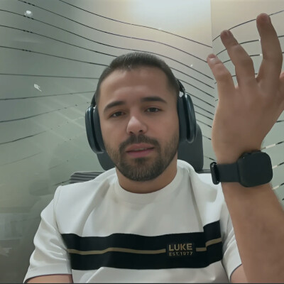 #213 - D'employé Airbnb à investisseur LCD : Comment percer en location courte durée avec Adlene Djerki cover