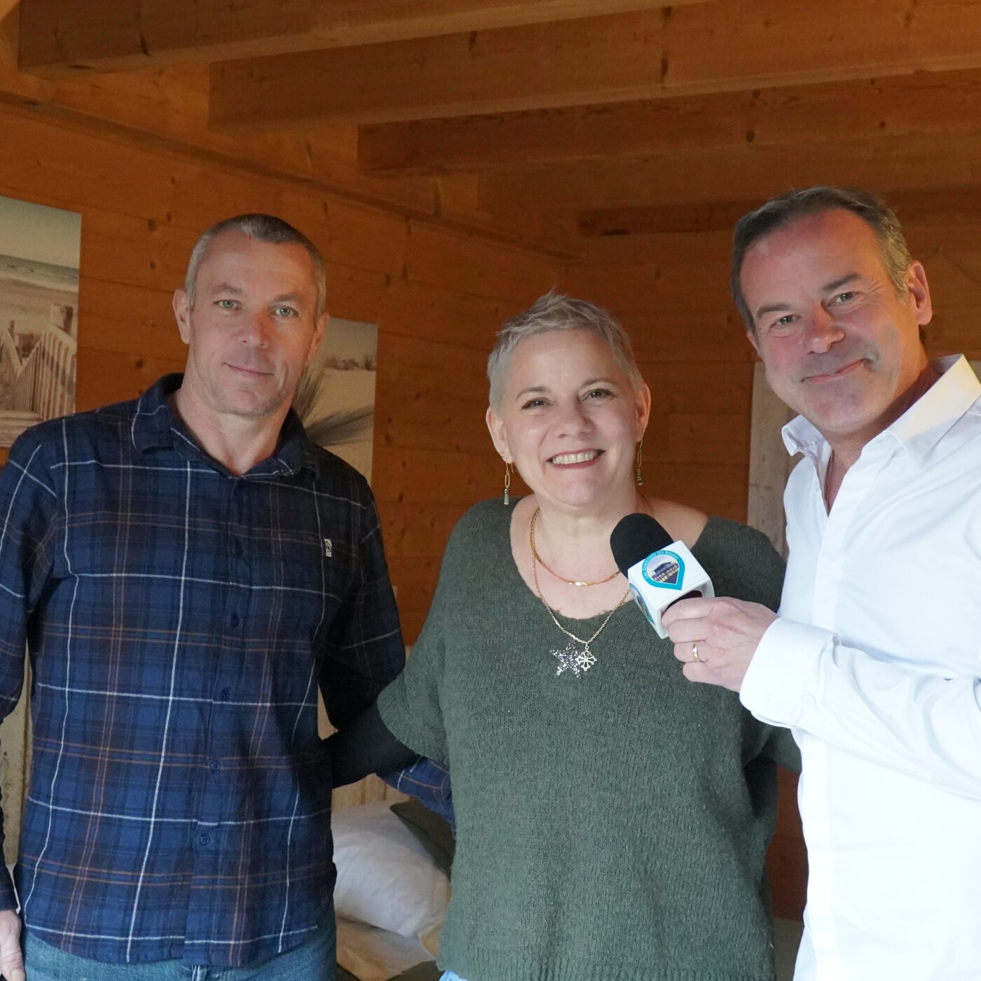 A Andernos, Audrey Bonnefont nous présente la Villa Herbert composée de 5 chambres d'hôtes, un gîte et de nombreuses prestations offertes episode artwork