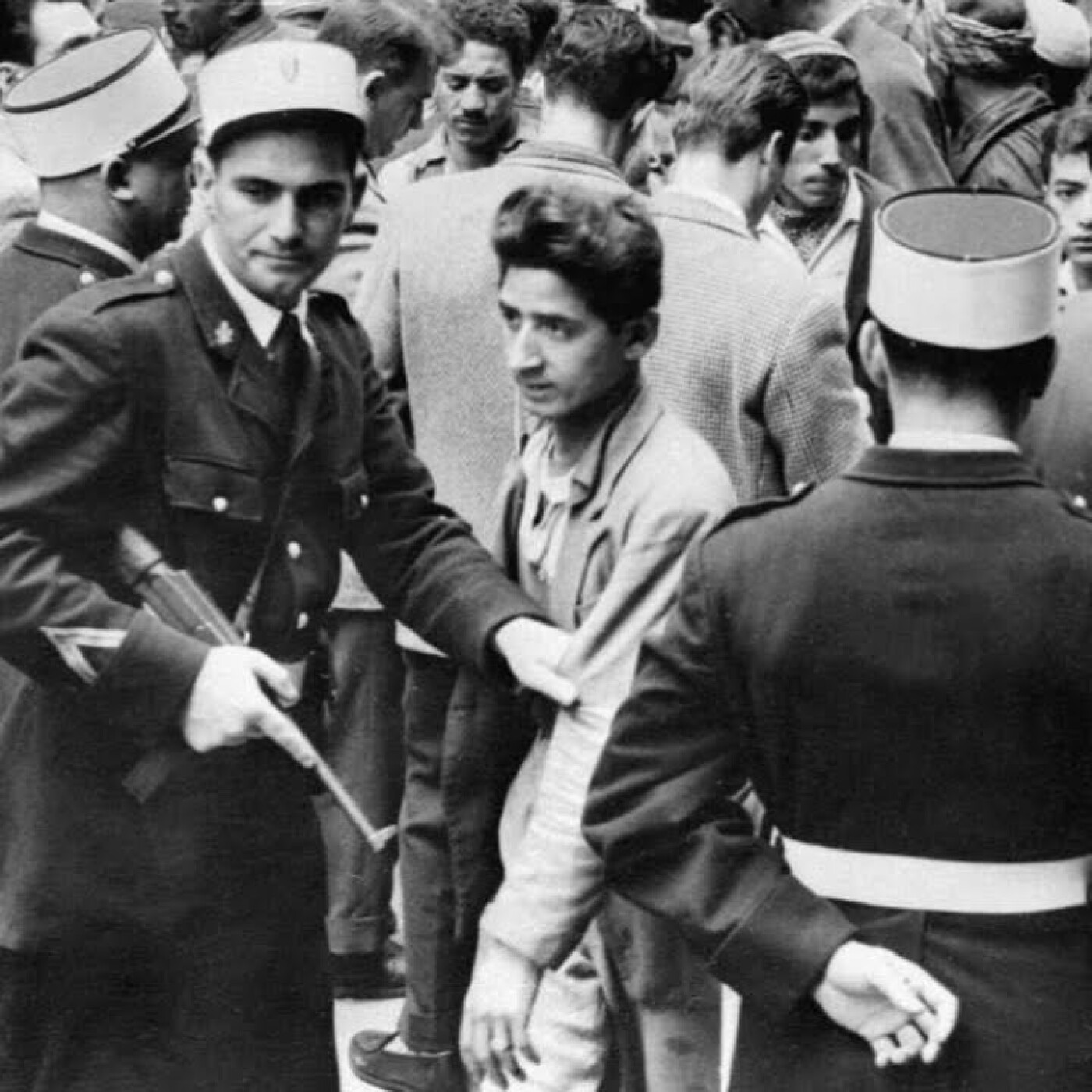 De 200 à 400 Md€ d’indemnités : la facture salée que l’Algérie pourrait adresser à la France episode artwork