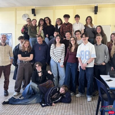 MICRO CRAVATE ET SAC À DOS - Les élèves de 1ère STD2A cover