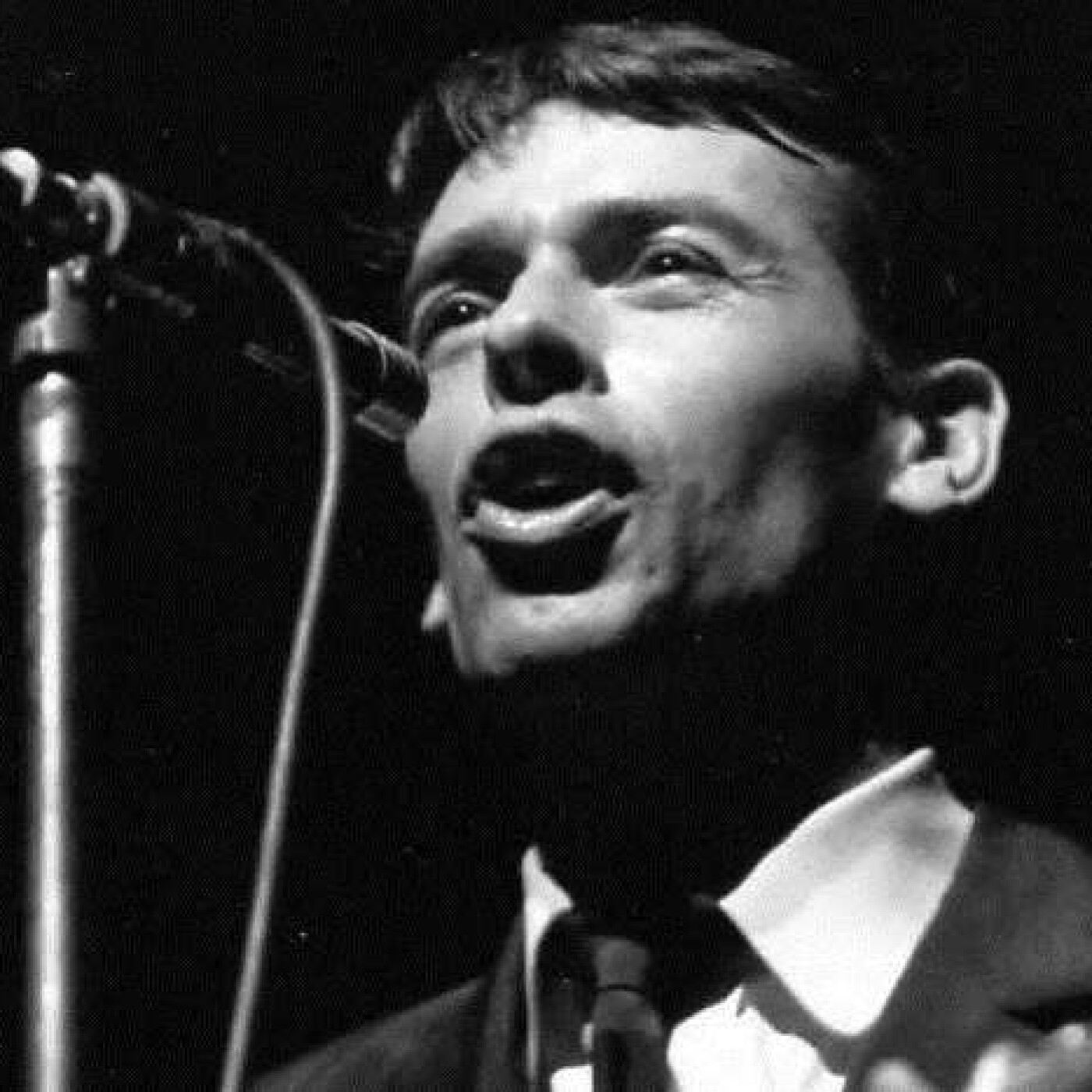 E19 : Jacques Brel, de ses débuts discrets en 1954 à ses adieux bouleversants de 1966.