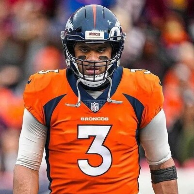 NFL: Wilson nos Broncos + fim da novela Rodgers (Podcast The Playoffs #6) cover