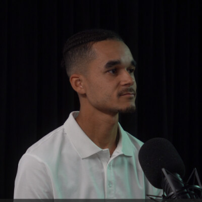 Épisode 2 - Quitter une carrière prometteuse en cabinet comptable pour se lancer en affaire à 24 ans, avec Djua Mwenze cover