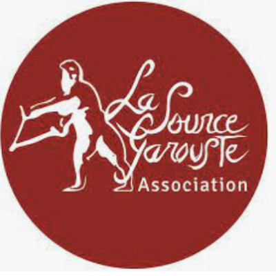 La semaine d'Hélène, référente accompagnatrice des jeunes de la Source cover