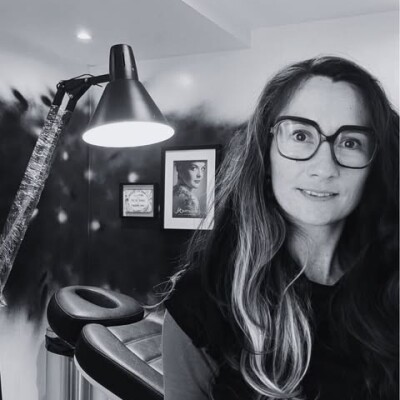 Suite à un choc émotionnel, Lydie décide de s'engager et boulverse sa vie professionnelle cover