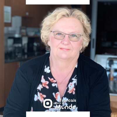 Nadine Plet s'est installée en Nouvelle Zélande en 1986 : elle se souvient des aérogrammes et des VHS à l'Alliance Française cover