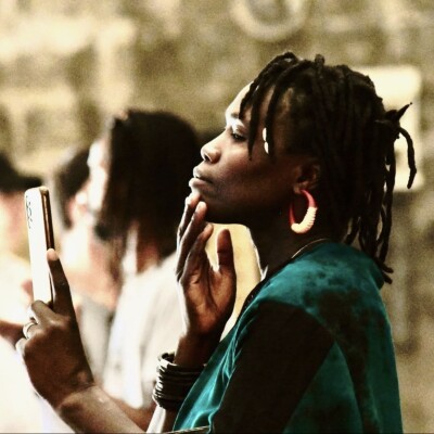 Pour cette première partie, découvrez la Philosophie Baye Fall Selon Khady SARR, Artiste Multidimensionnelle. Vous allez aimer son parcours. cover