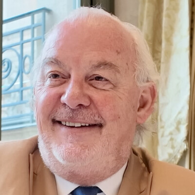 Charles Marinakis - President de Century 21 France cover