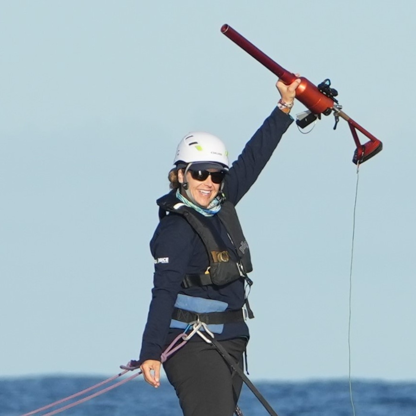 Satellite tags on humpback whales : special operation for major scientific advances