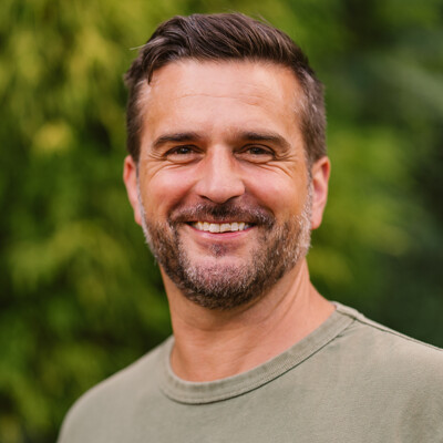 VIP 155 - Marius Frey : Nous vivons une vie monastique en famille cover