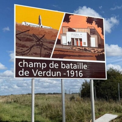 Découverte : les nouveaux panneaux marron qui jalonnent l’A4 à Verdun ! cover
