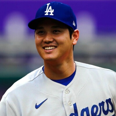 MLB: Ohtani nos Dodgers + últimas do mercado (Podcast The Playoffs #161) cover