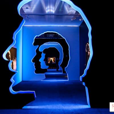 Visitez l'expo consacrée à l'Idole des jeunes ! cover