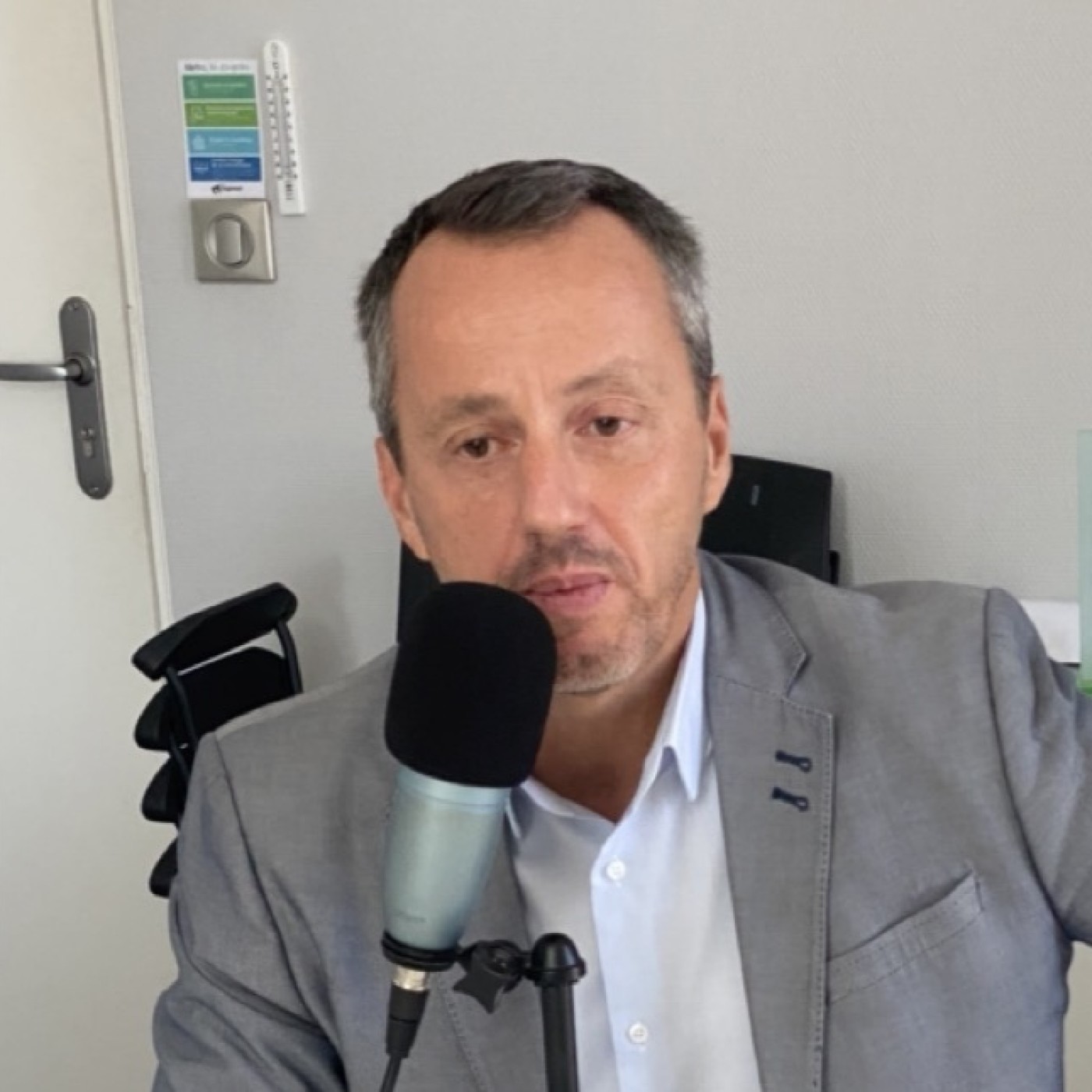Damien COMBET : Maire DVD de Chaponost et Vice-Président de la CCVG episode artwork