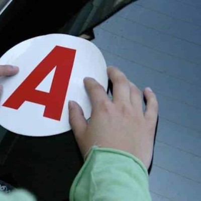 Assurance : quels avantages/inconvénients pour un jeune conducteur ? cover