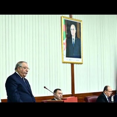 Attention, Tebboune renonce au 3e mandat mais garde tout le pouvoir pour lui et devient un Monarque cover