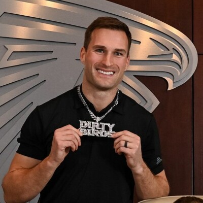 NFL: A primeira semana INSANA de free agency 2024 (Podcast The Playoffs #181) cover