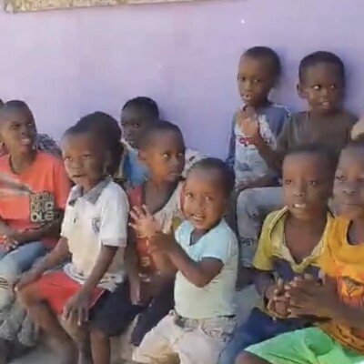 🐚40 - HAKUNA MATATA🇹🇿 : La philosophie du bonheur sous le soleil de Zanzibar ☀️ cover