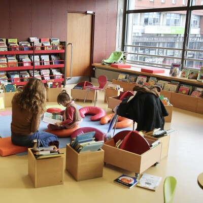 Habiba, Chloé et Raphaëlle présentent les différences entre le collège et le lycée cover
