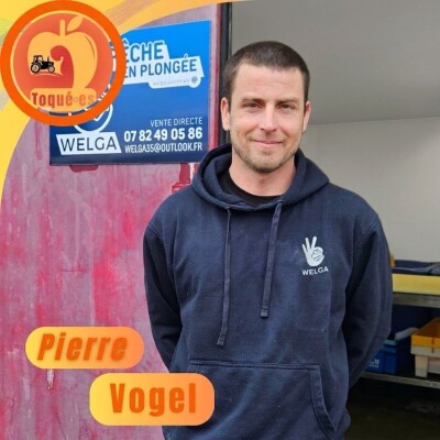 "Je me suis dit que c'était mort au début, je ne le ferai pas ! " - Pourquoi devenir pêcheur-plongeur (Pierre Vogel - Welga) cover