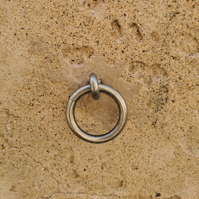 elle a bien trente ans je crois - par Nathalie cover