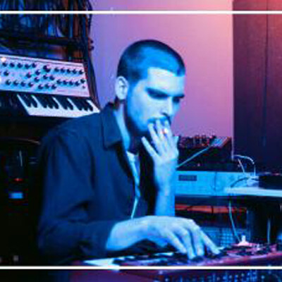 Set de Tour-Maubourg, producteur et DJ - enregistré dans les studios de Tsugi cover