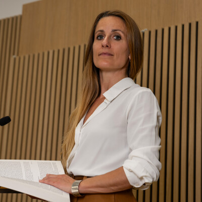 Eloïse Gennet, juriste en droit international et européen cover