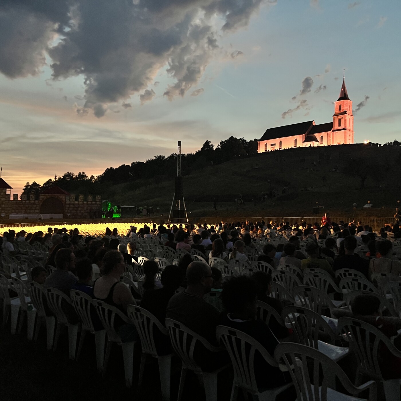 Saint-Pierre-Bois : Quand les Nuits de Saint-Gilles accueillent l’Aide Sociale à l’Enfance