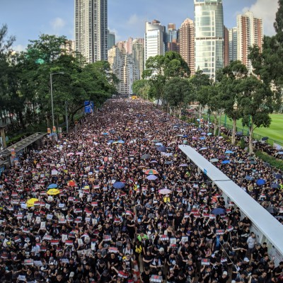 Hong Kong : la révolte dénonce la High-Tech ! cover
