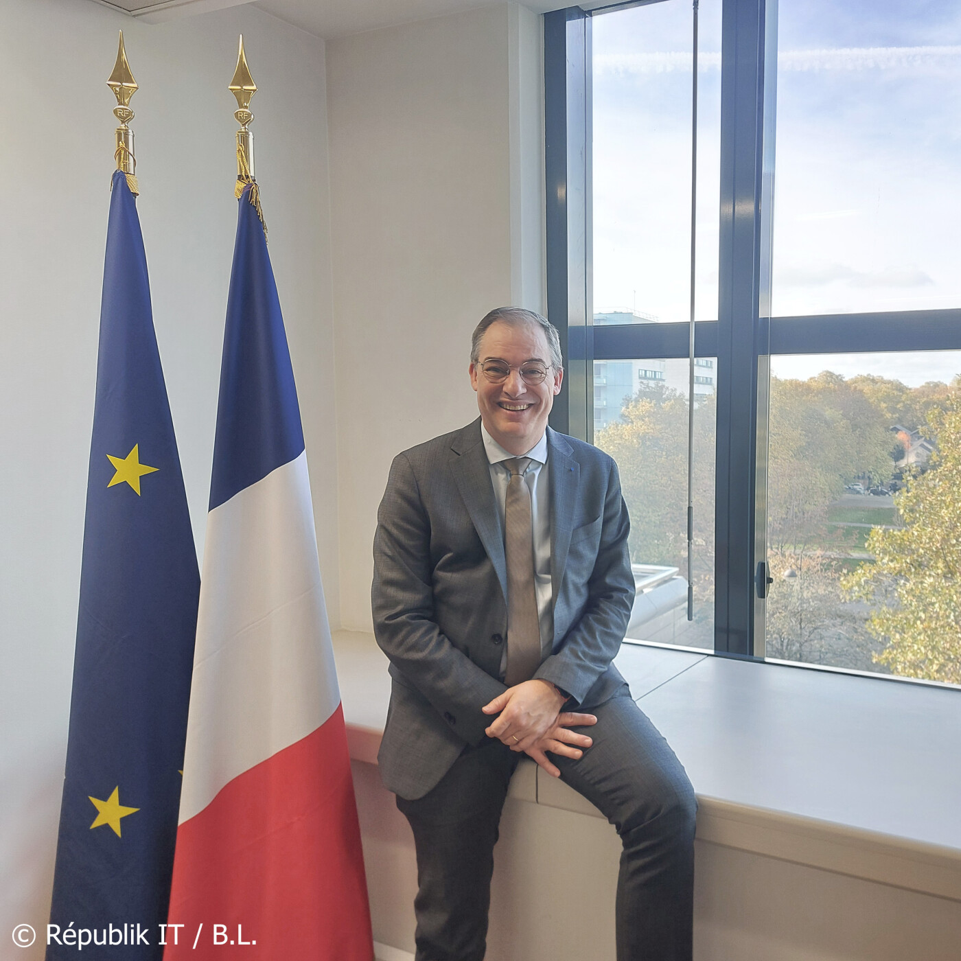 Proposer sans interdire : l’IA privée mais sans naïveté au Ministère de l’Intérieur episode artwork